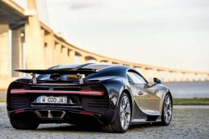 bugatti-chiron-first-drive_100596844_l.webp