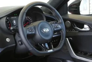 stinger_KIA steering wheel.webp