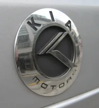 kia_emblem_sportage_1.webp