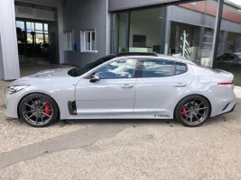 kia-stinger-limousine-2018-neu1.webp