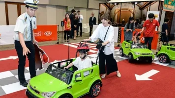 kia-motors-2016-slow-campaign-enzy-day-traffic-safety-csr-program-mini-car.webp