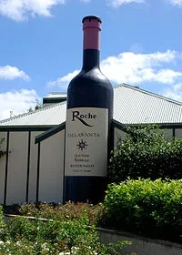 200px-Big_WineBottle_Pokolbin.webp