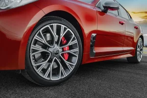 Kia-stinger-200si-wheel-detail.webp