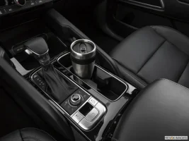 2020-Kia-Telluride-cup-holder1_13795_126_640x480.webp