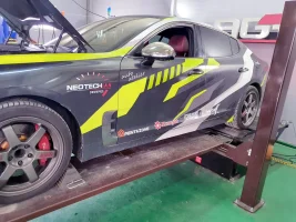 car_on_dyno.webp car_on_dyno.webp