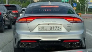 2021-Kia-Stinger-GT-sedan-silver-Korean-Car-Blog-1001x565-1.webp
