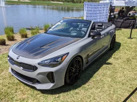 florida-dealer-converts-kia-stinger-into-gtc-four-door-convertible-sedan-157676_1.webp