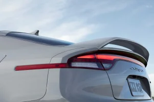 https___hypebeast.com_image_2021_03_2022-kia-stinger-gt-twin-turbo-v6-sport-sedan-south-korea...webp