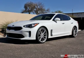 18KiaStinger1-Q410.webp