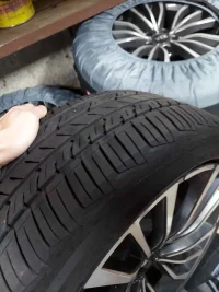 Kia Stinger Tires and Rims2.webp