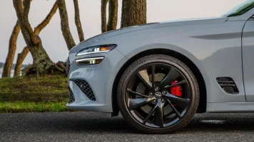 Genesis-G70-3.3T-AWD-Facelift-30-of-41.webp