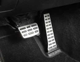 Kia-Stinger-Sport-Pedals.webp