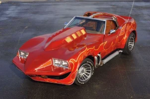corp_0801_03_z+1973_chevrolet_corvette_movie_car+front_view.webp