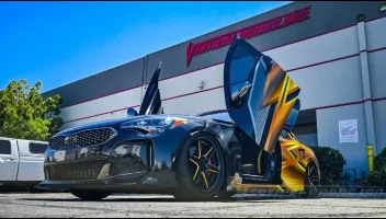 kia-stinger-lamborghini-doors.webp