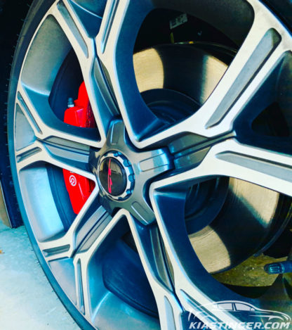 red gt wheel center cap kia stinger