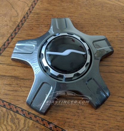 kia stinger center caps with "spinning s" design