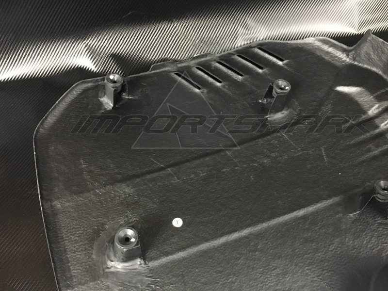 Carbon%203.3L%20engine%20cover%20(9)is.jpg
